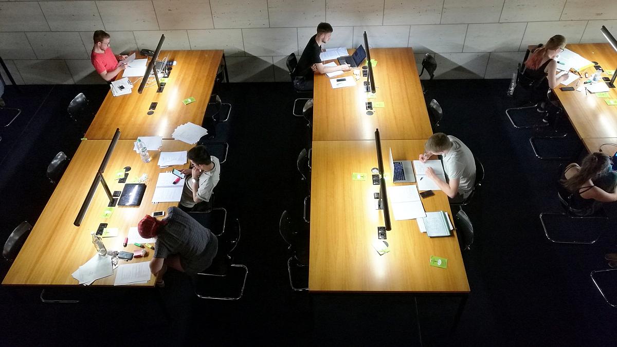 Studenten in einer Bibliothek (Archiv), via dts Nachrichtenagentur