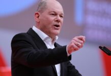 Kanzler fordert "klare und deutliche Stellung" gegen Rechtsextreme