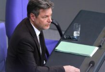 Habeck nennt Vertreibungspläne "Gift für den Wirtschaftsstandort"