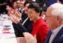 Wagenknechts Gründungsparteitag beendet