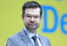 Buschmann offen für stärkeren Schutz des Bundesverfassungsgerichts