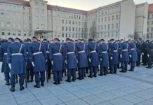 Verteidigungsministerium: 825 Millionen Euro für Uniformen gedacht