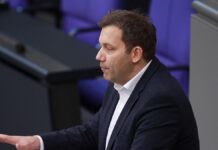 Klingbeil hält Trump für ein "Sicherheitsrisiko für Europa"