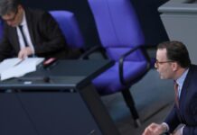 Spahn: Bei CCS muss Habeck grüne Technologie-Skepsis ignorieren