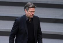 Habeck kritisiert Unionsvorschläge als "unseriös" Habeck kritisiert Unionsvorschläge als "unseriös"