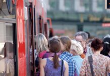 Sozialverband will günstigeres Deutschlandticket für arme Haushalte