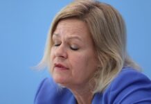 Innenministerin warnt vor Bedrohung durch Russland Innenministerin warnt vor Bedrohung durch Russland