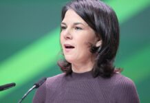 Baerbock drängt auf sofortige humanitäre Feuerpause in Gaza Baerbock drängt auf sofortige humanitäre Feuerpause in Gaza