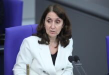 Bundestagspräsidium diskutiert Maßnahmen gegen Rechtsextreme