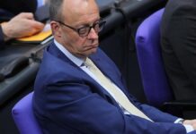 Ost-Abgeordnete setzen sich bei Posten-Neubesetzung gegen Merz durch Ost-Abgeordnete setzen sich bei Posten-Neubesetzung gegen Merz durch