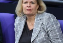 Innenministerin bezeichnet Terrorgefahr in Deutschland als "akut" Innenministerin bezeichnet Terrorgefahr in Deutschland als "akut"