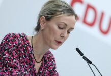 Berlins Verkehrssenatorin tritt nach Entzug von Doktortitel zurück