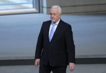 Kubicki kritisiert Umgang der SPD mit Ex-Kanzler Schröder Kubicki kritisiert Umgang der SPD mit Ex-Kanzler Schröder