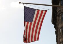 Gericht: US-Radiomoderator Alex Jones muss Vermögenswerte verkaufen