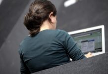 Selbständige etwas weniger pessimistisch