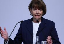 Reker: Schutz auch für weniger prominente Politiker diskutieren