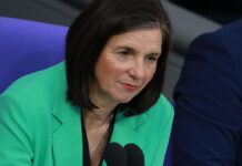 Göring-Eckardt kritisiert Feierlichkeiten zum Grundgesetz-Jubiläum