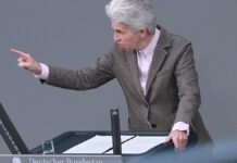 Strack-Zimmermann rechnet mit Scholz ab