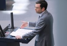 Buschmann für mehr Polizei und Expertise bei islamistischen Demos