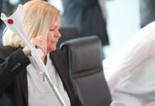 Innenministerin unterstützt Initiative gegen "Politisches Stalking"