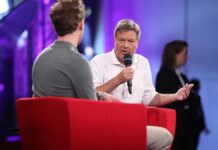 Habeck warnt vor Rückkehr in alte "Bräsigkeit"