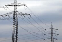 Dreyer für mehr oberirdische Stromtrassen