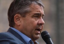 Gabriel greift SPD-Spitze an