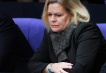 Faeser von Tod eines Polizisten in Mannheim "zutiefst erschüttert"