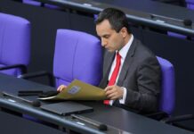 SPD-Sportpolitiker Özdemir kritisiert Prämien für Nationalspieler