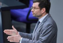 Justizminister dringt auf straffere Asylprozesse