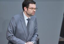 Buschmann begrüßt Beschluss zu Videokonferenztechnik in Gerichten