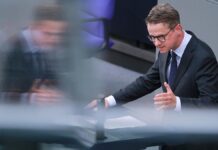 CDU bietet SPD im Bundestag Unterstützung an