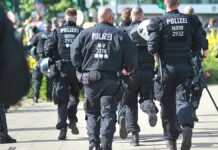 NRW-Innenminister verurteilt Gewalt bei Anti-AfD-Demos