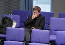 Kühnert gesteht Fehler im Wahlkampf ein