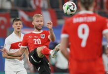 Fußball-EM: Türkei gewinnt Achtelfinale gegen Österreich