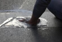 "Letzte Generation" dringt in mehrere Flughäfen ein