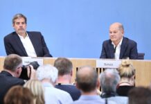 Kritik aus SPD-Fraktion an Regierungssprecher und Kanzler