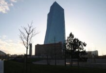 Fratzscher wirft EZB zu zögerliche Geldpolitik vor