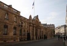 Macron macht Ex-EU-Kommissar Barnier zum Premierminister