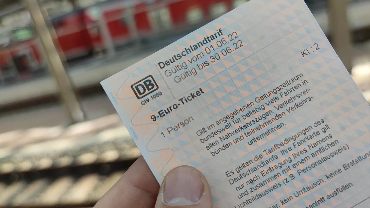 9-Euro-Ticket senkte Autoverkehr kaum und erhöhte Zugverspätungen