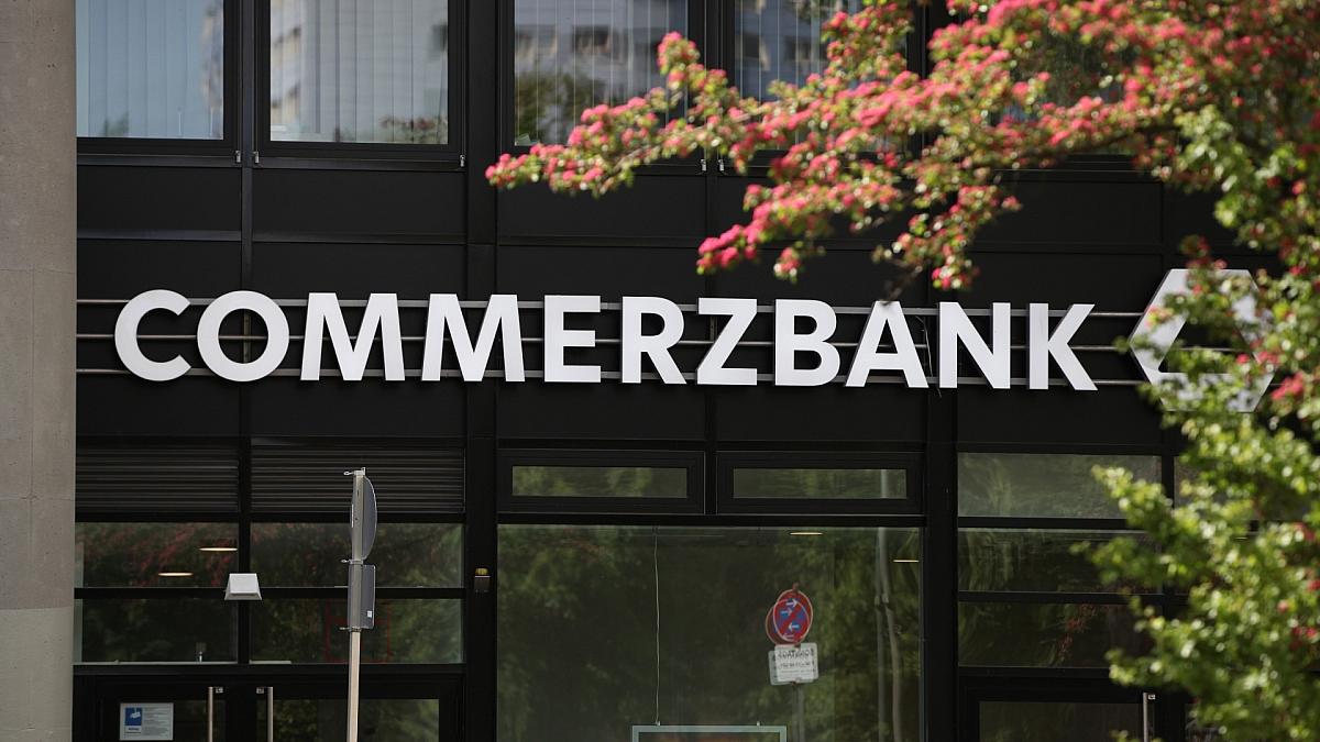 Unicredit wirbt für Komplettübernahme der Commerzbank