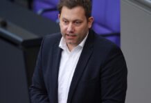 Klingbeil lehnt Zusammenarbeit mit Wagenknecht im Bund ab