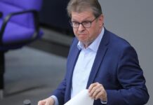 Stegner: Merz steht für "Frauen an den Herd"