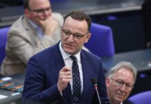 Spahn bekräftigt CDU-Ultimatum an Scholz-Regierung im Asylstreit