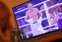 Stefan Raab verliert gegen Regina Halmich – und kündigt Comeback an