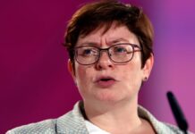 Verdi und DGB kritisieren "Minimalregelung" bei Bundesbesoldung Verdi und DGB kritisieren "Minimalregelung" bei Bundesbesoldung