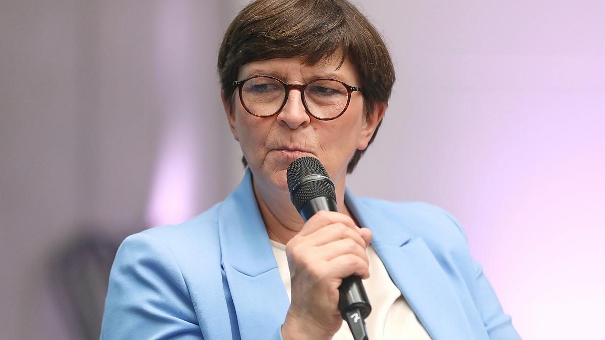 Esken fordert Innenminister zu Beweissammlung gegen AfD auf