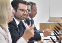 Buschmann dämpft Erwartung an Verfassungsgerichts-Schutzgesetz Buschmann dämpft Erwartung an Verfassungsgerichts-Schutzgesetz