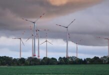 Banaszak verlangt deutschen Klimasozialplan bis Montag