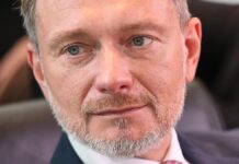 Umfrage: FDP kann bei Ampel-Austritt auf jeden 4. Wähler hoffen Umfrage: FDP kann bei Ampel-Austritt auf jeden 4. Wähler hoffen